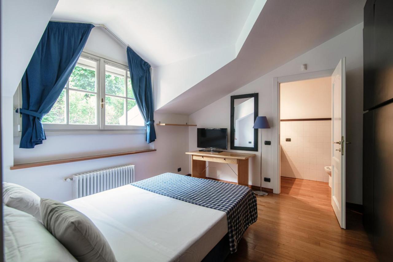 I D'A Charming Penthouse - Lake View- Como- House-130 Mt-2 Double Bedrooms And 2 Double Bathrooms A Spacious Living Room-Full Equipped Kitchen-Private Garden And Terrace-Private Covered Parking Exterior foto