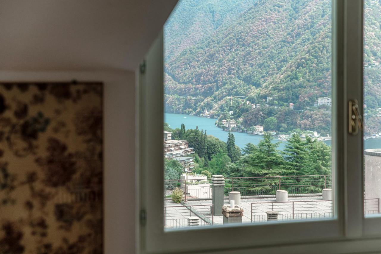 I D'A Charming Penthouse - Lake View- Como- House-130 Mt-2 Double Bedrooms And 2 Double Bathrooms A Spacious Living Room-Full Equipped Kitchen-Private Garden And Terrace-Private Covered Parking Exterior foto