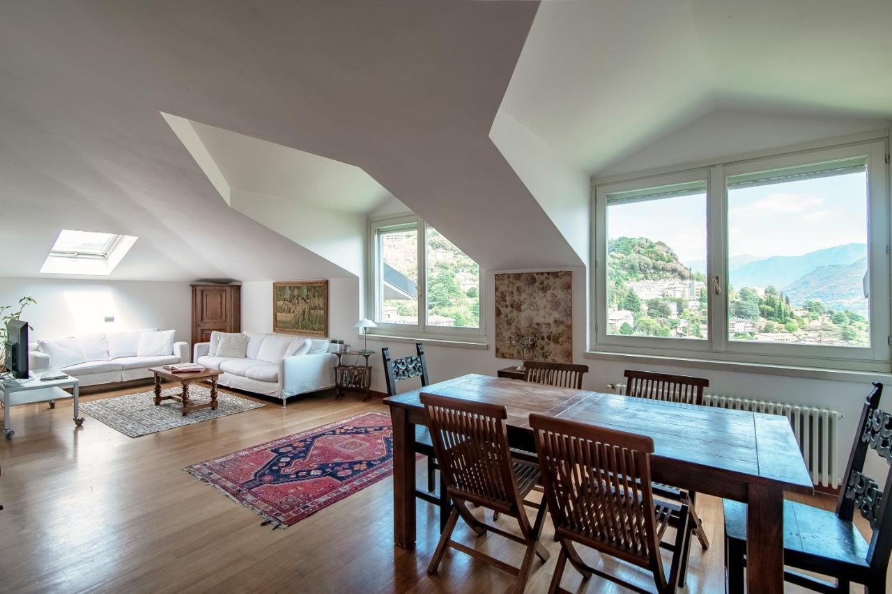 I D'A Charming Penthouse - Lake View- Como- House-130 Mt-2 Double Bedrooms And 2 Double Bathrooms A Spacious Living Room-Full Equipped Kitchen-Private Garden And Terrace-Private Covered Parking Exterior foto