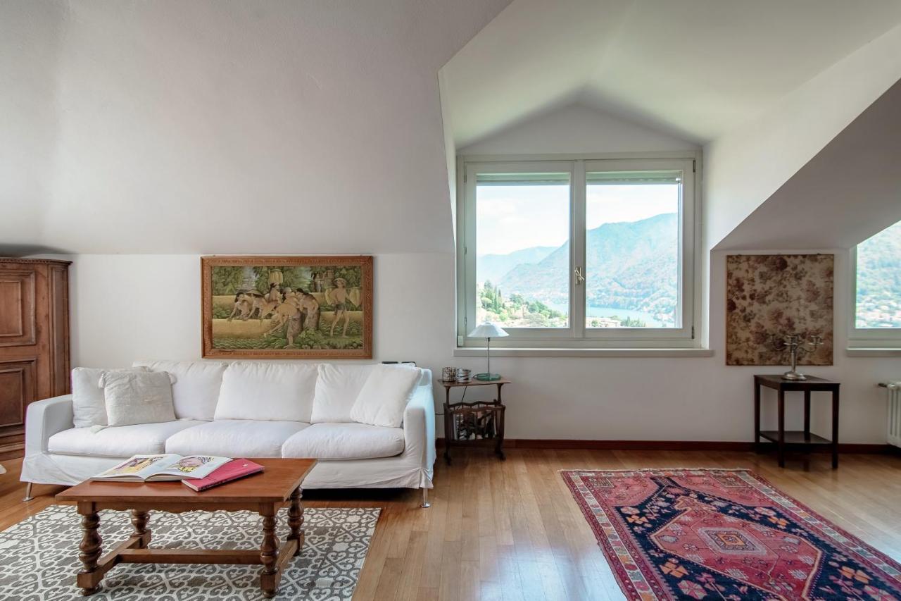 I D'A Charming Penthouse - Lake View- Como- House-130 Mt-2 Double Bedrooms And 2 Double Bathrooms A Spacious Living Room-Full Equipped Kitchen-Private Garden And Terrace-Private Covered Parking Exterior foto