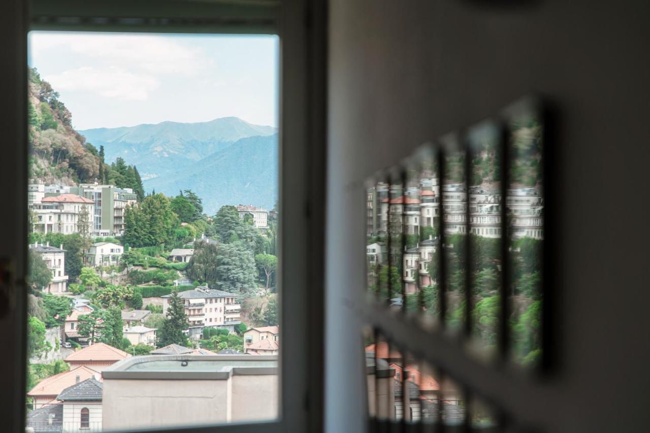 I D'A Charming Penthouse - Lake View- Como- House-130 Mt-2 Double Bedrooms And 2 Double Bathrooms A Spacious Living Room-Full Equipped Kitchen-Private Garden And Terrace-Private Covered Parking Exterior foto